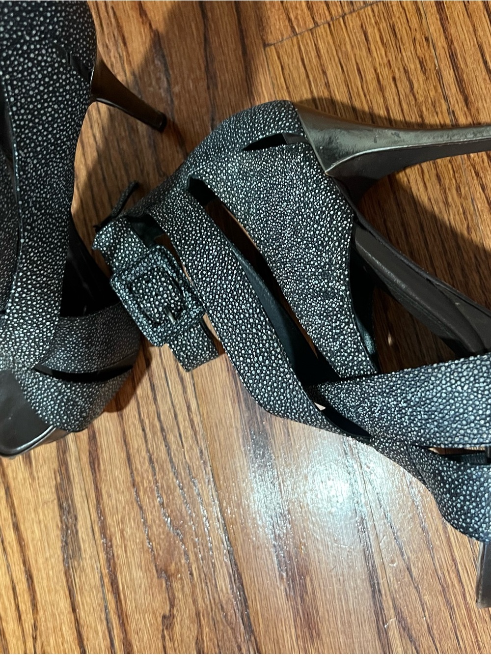BCBGMaxAzria Black Speckled Strappy High Heels platform sexy 8.5